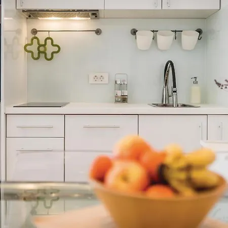 Apartman Stunning In With Kitchen *