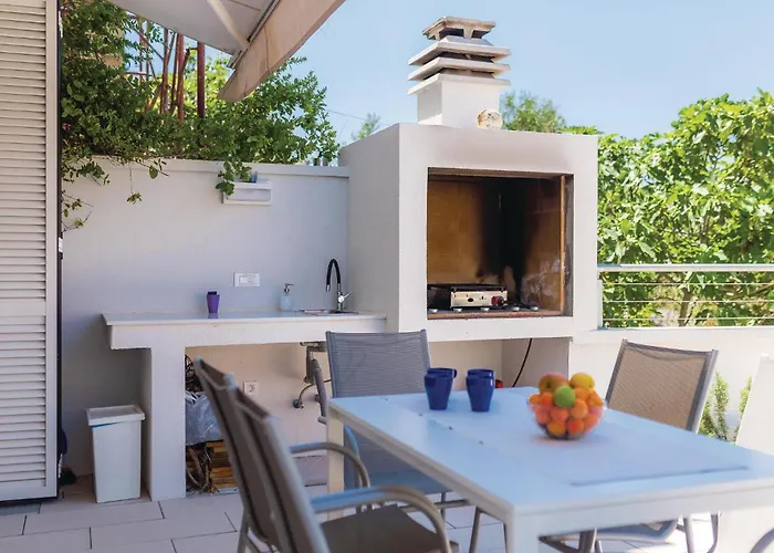 Two-bedroom In Apartamento