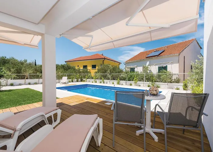 Two-bedroom In Apartamento Murter