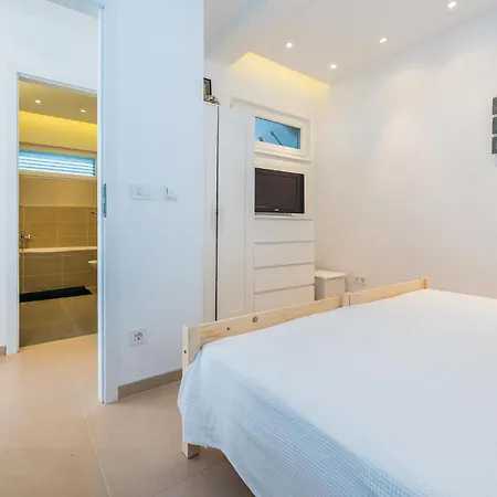 Two-bedroom In * Murter